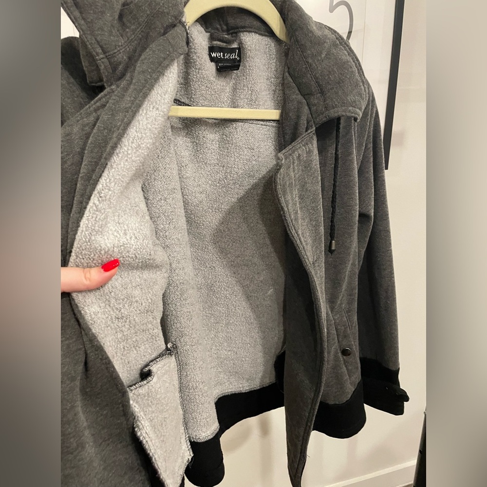 Grey & black coat w/ detachable hood - Picture 3 of 8